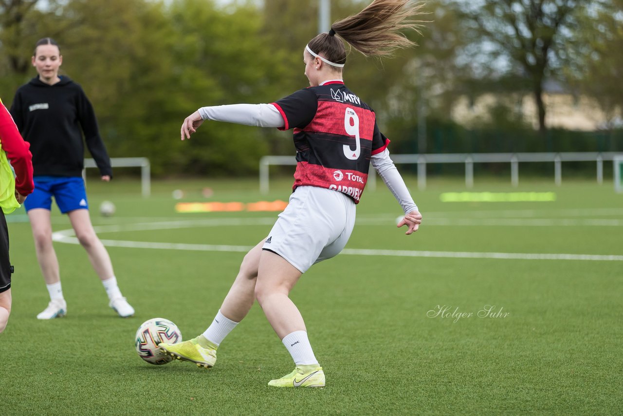 Bild 222 - Co-Trainerin der Frauen Nationalmannschaft Britta Carlson in Wahlstedt